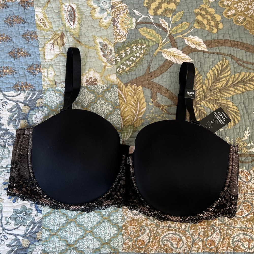 Torrid black strapless bra 46 DDD